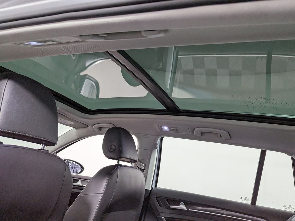2015 Volkswagen Golf SportWagen S