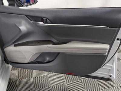 2022 Toyota Camry Hybrid LE