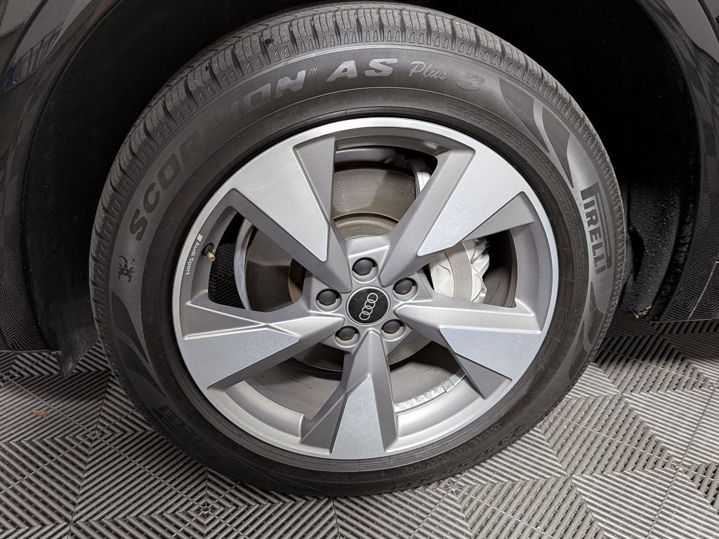 2023 Audi Q5 40 Premium Plus quattro