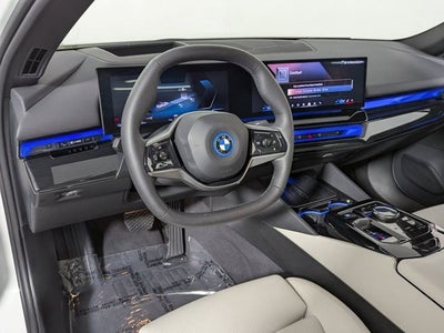 2025 BMW i5 xDrive40 xDrive40