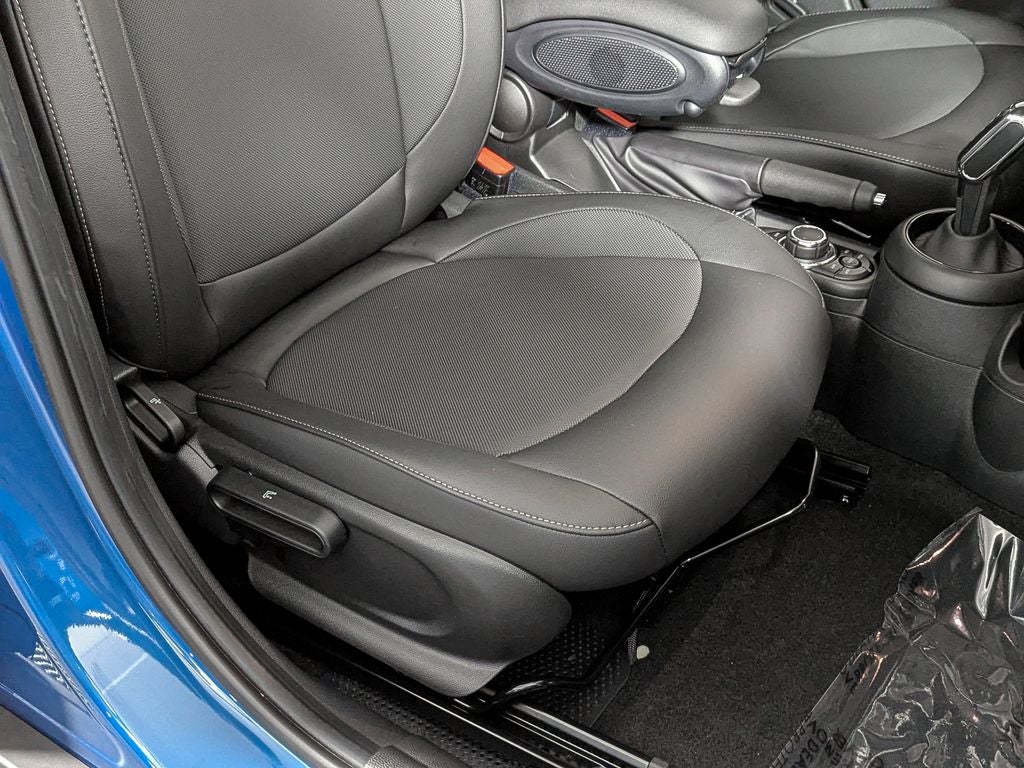2022 MINI Cooper Oxford Edition