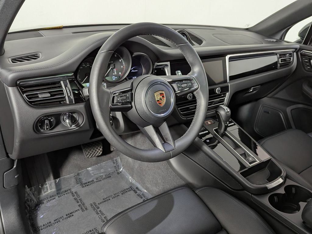 2025 Porsche Macan Base