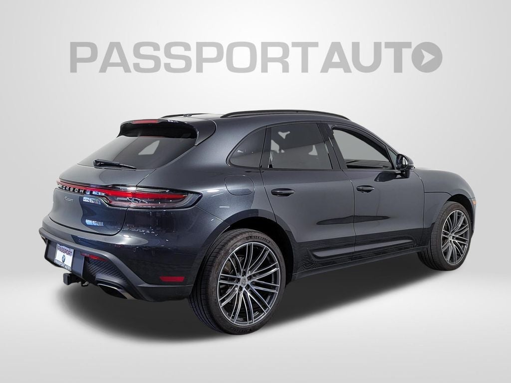 2025 Porsche Macan Base