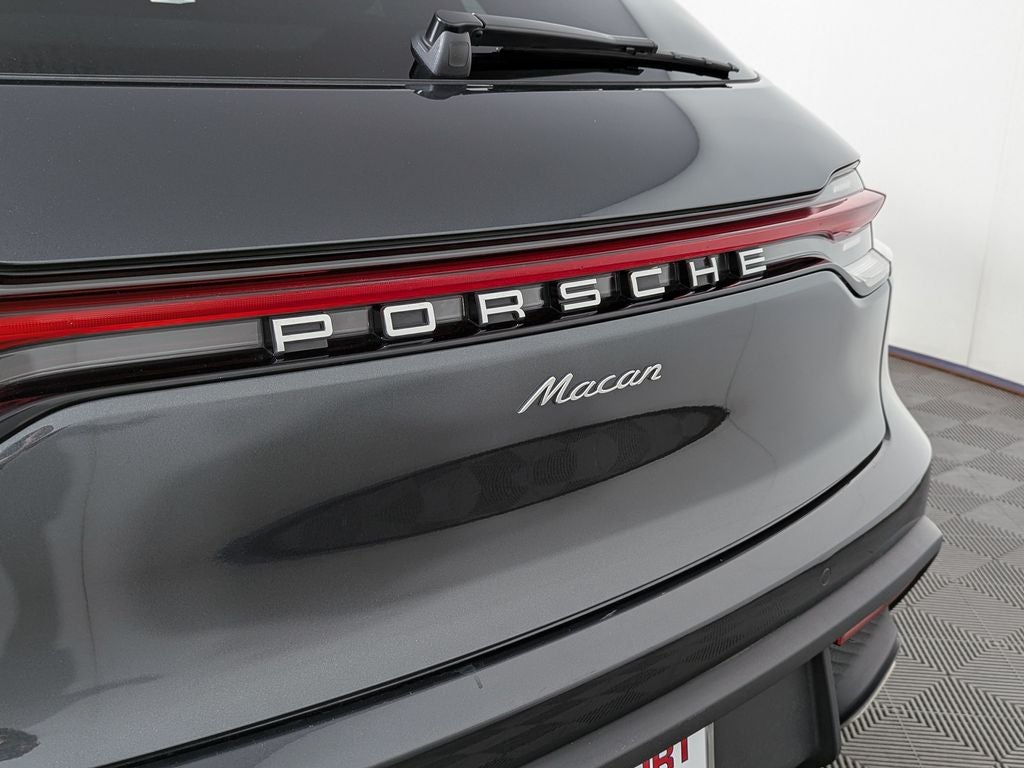 2025 Porsche Macan Base