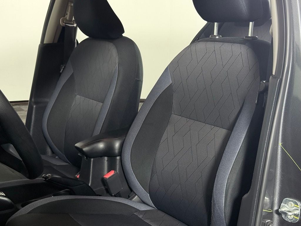 2024 Nissan Versa 1.6 SV