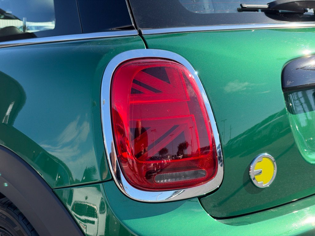 2024 MINI HARDTOP 2 DOOR Base
