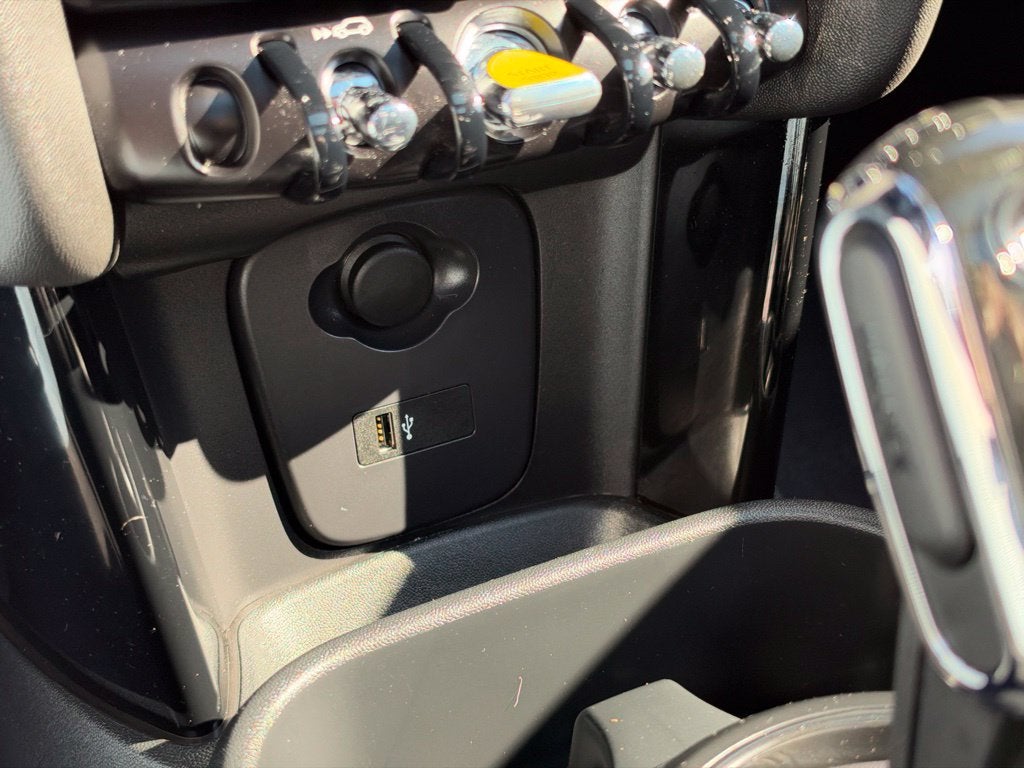 2024 MINI HARDTOP 2 DOOR Base