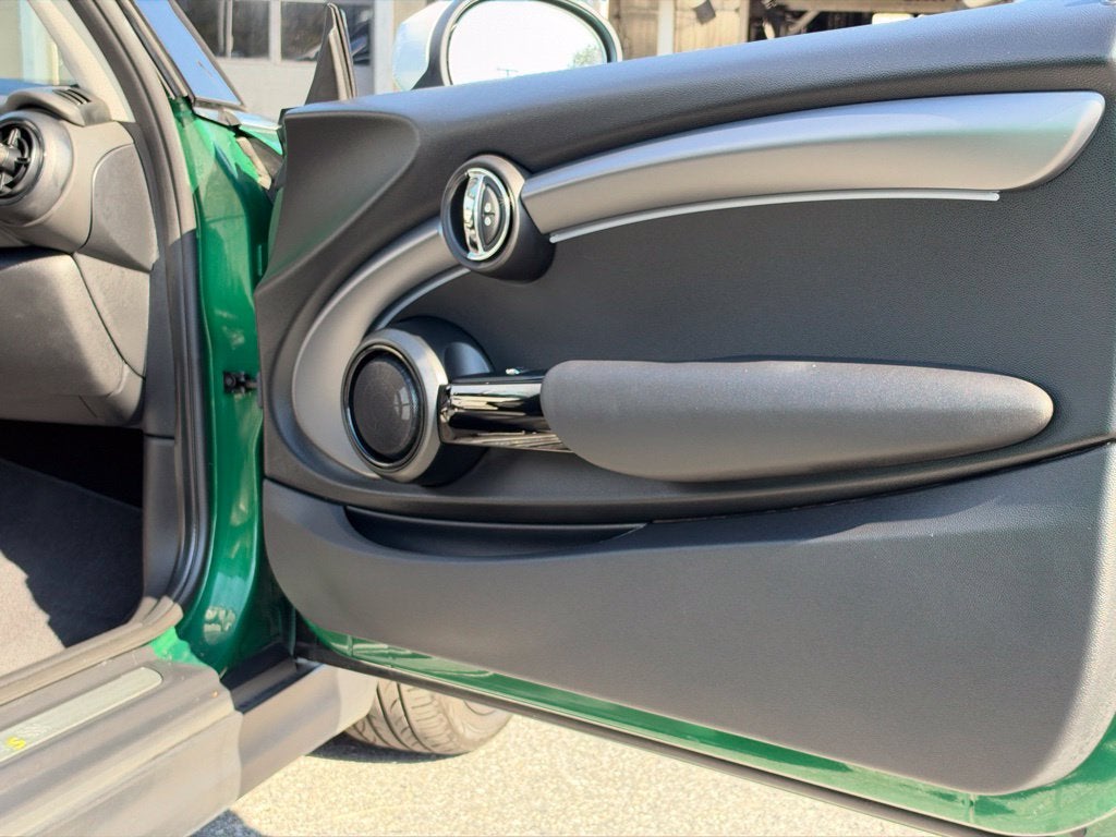 2024 MINI HARDTOP 2 DOOR Base