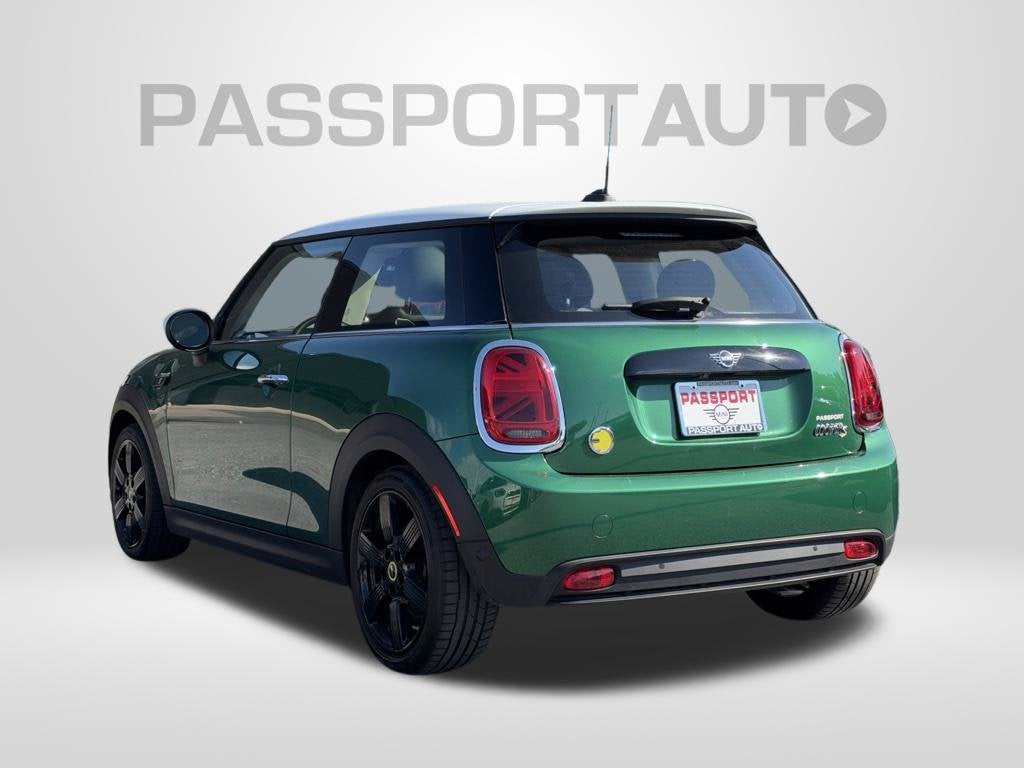 2024 MINI HARDTOP 2 DOOR Base