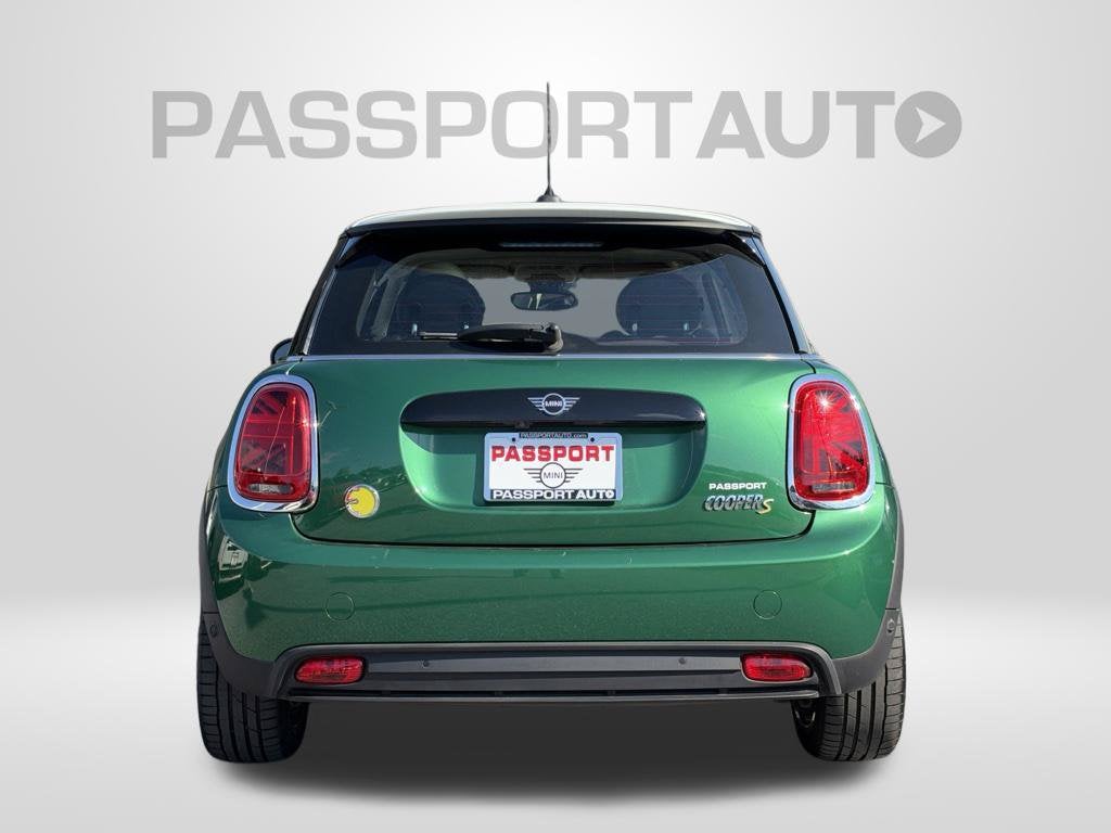 2024 MINI HARDTOP 2 DOOR Base