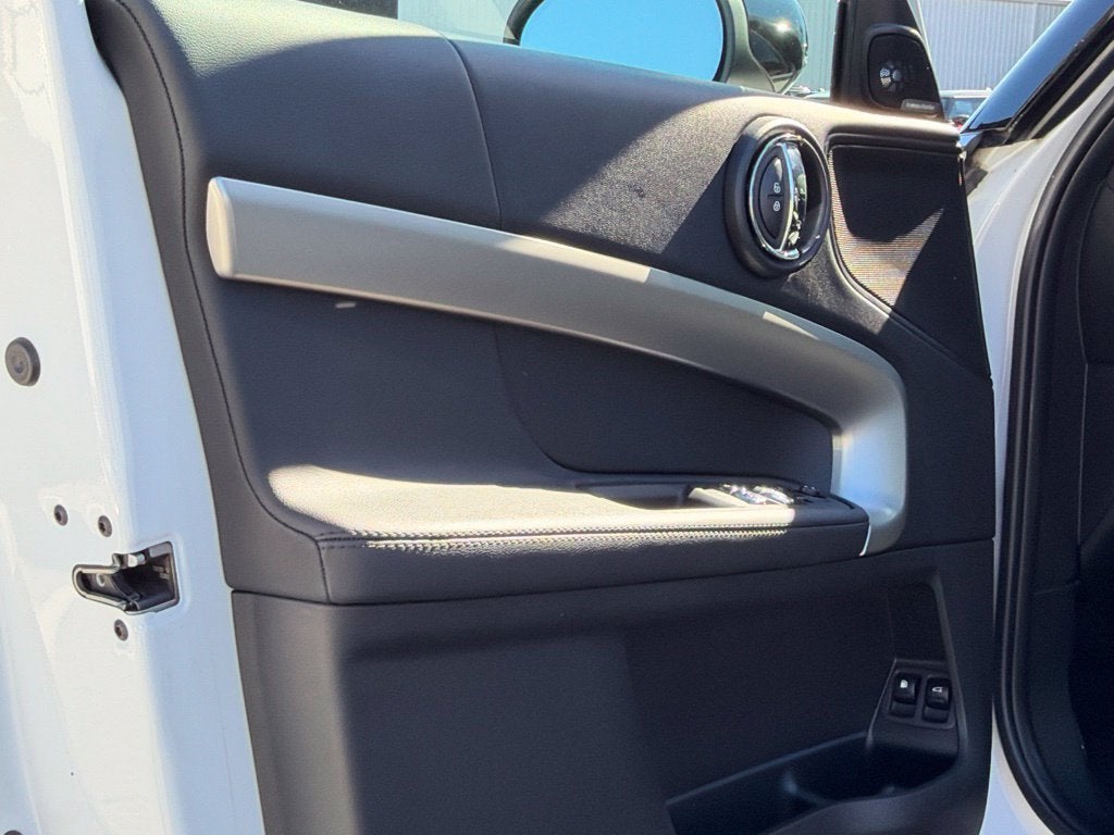 2023 MINI COUNTRYMAN Base