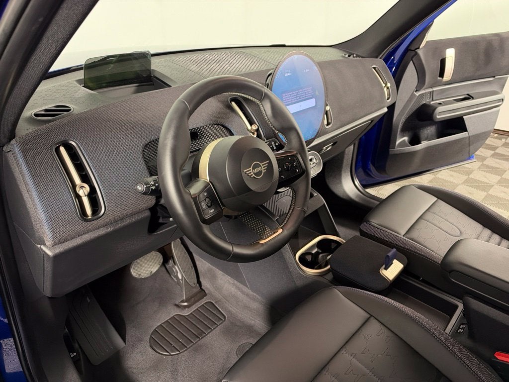 2025 MINI COUNTRYMAN Base