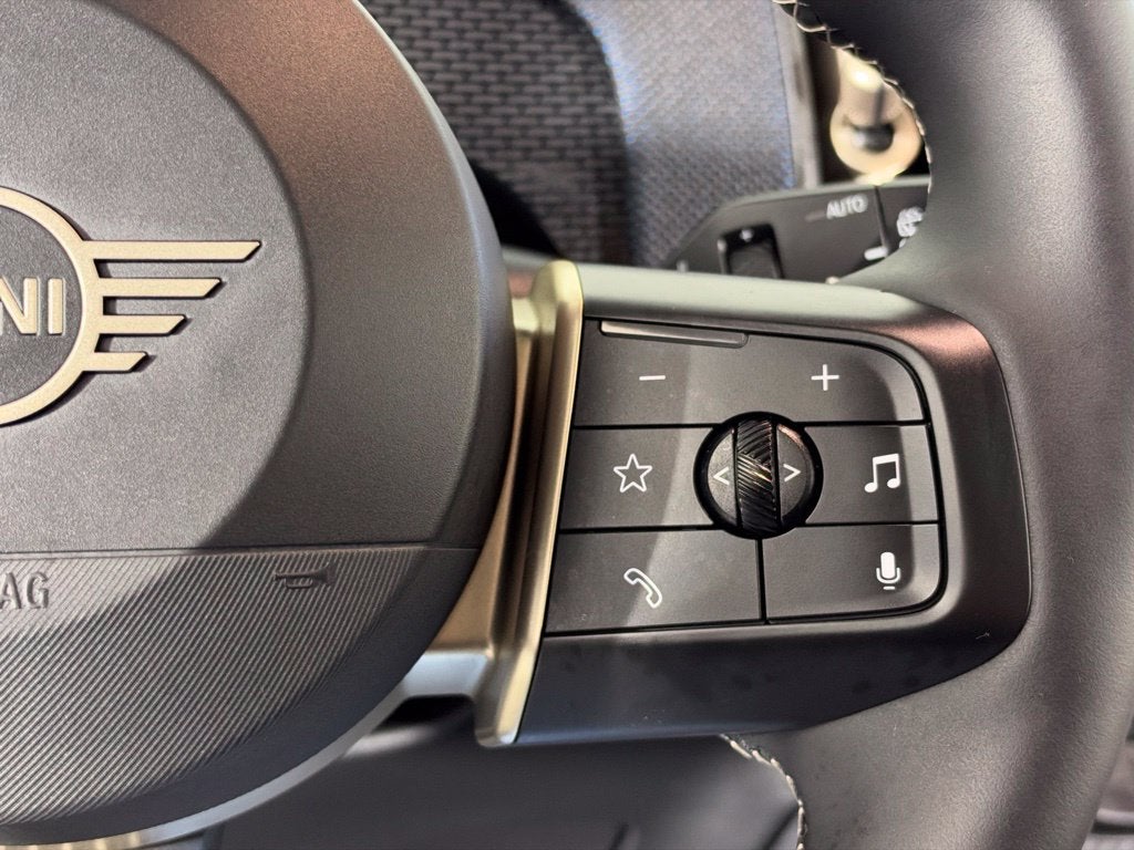 2025 MINI COUNTRYMAN Base