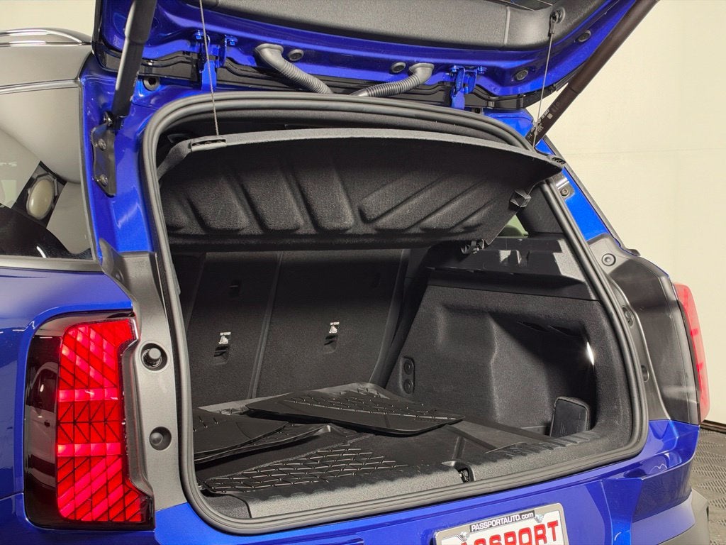 2025 MINI COUNTRYMAN Base