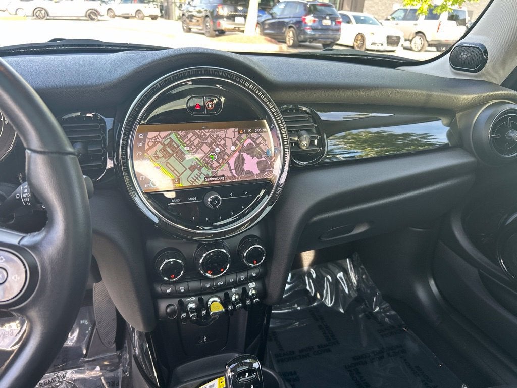 2024 MINI Cooper SE Electric Signature