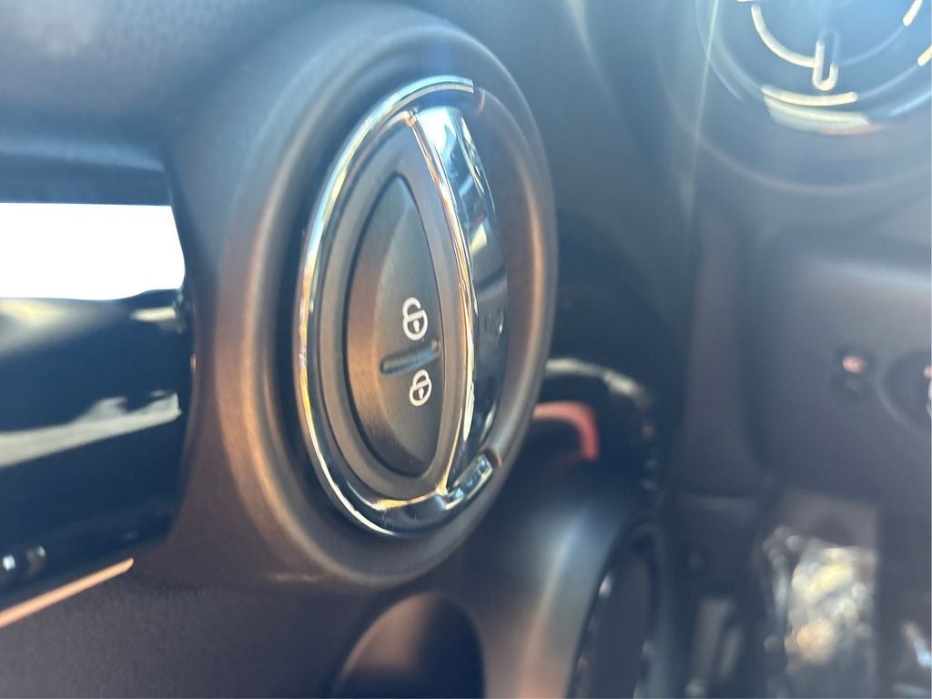 2024 MINI Cooper S Iconic