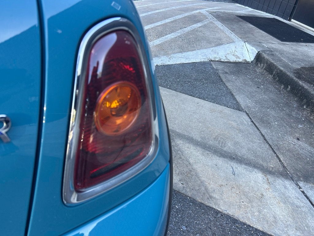 2010 MINI Cooper Base Hardtop 2 Door