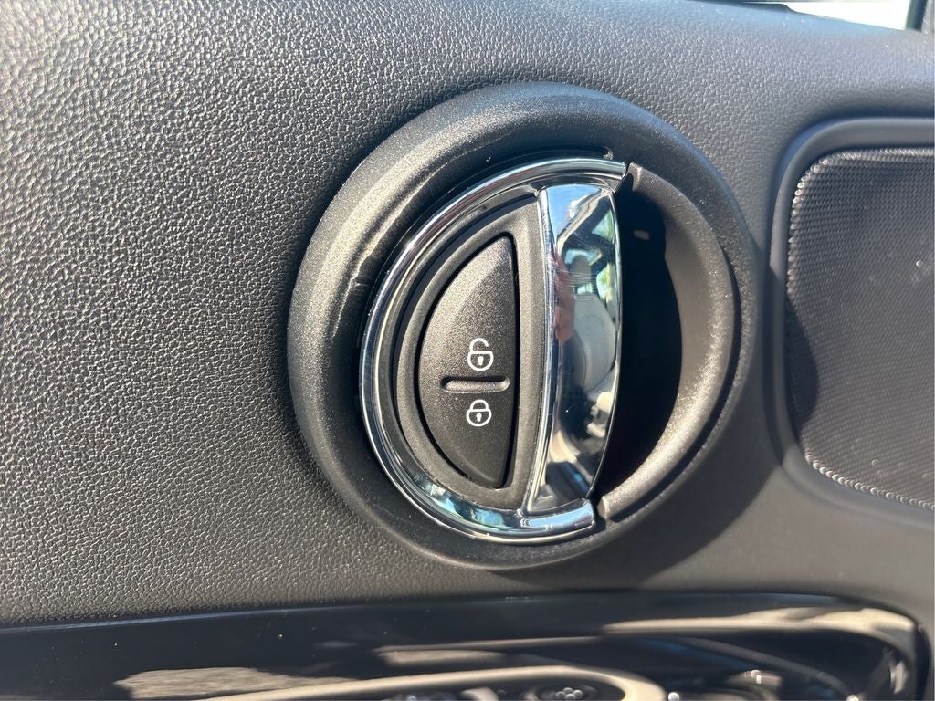 2022 MINI John Cooper Works Countryman Signature