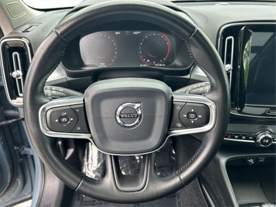 2020 Volvo XC40 Momentum AWD