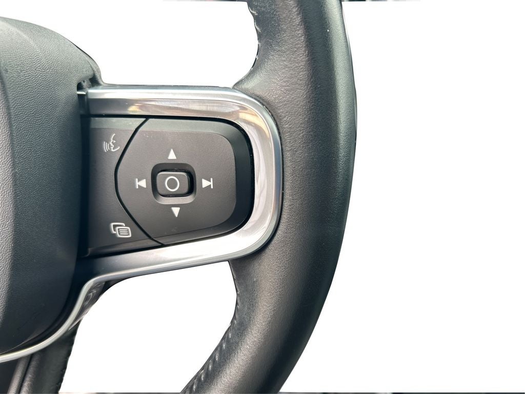2020 Volvo XC40 Momentum AWD