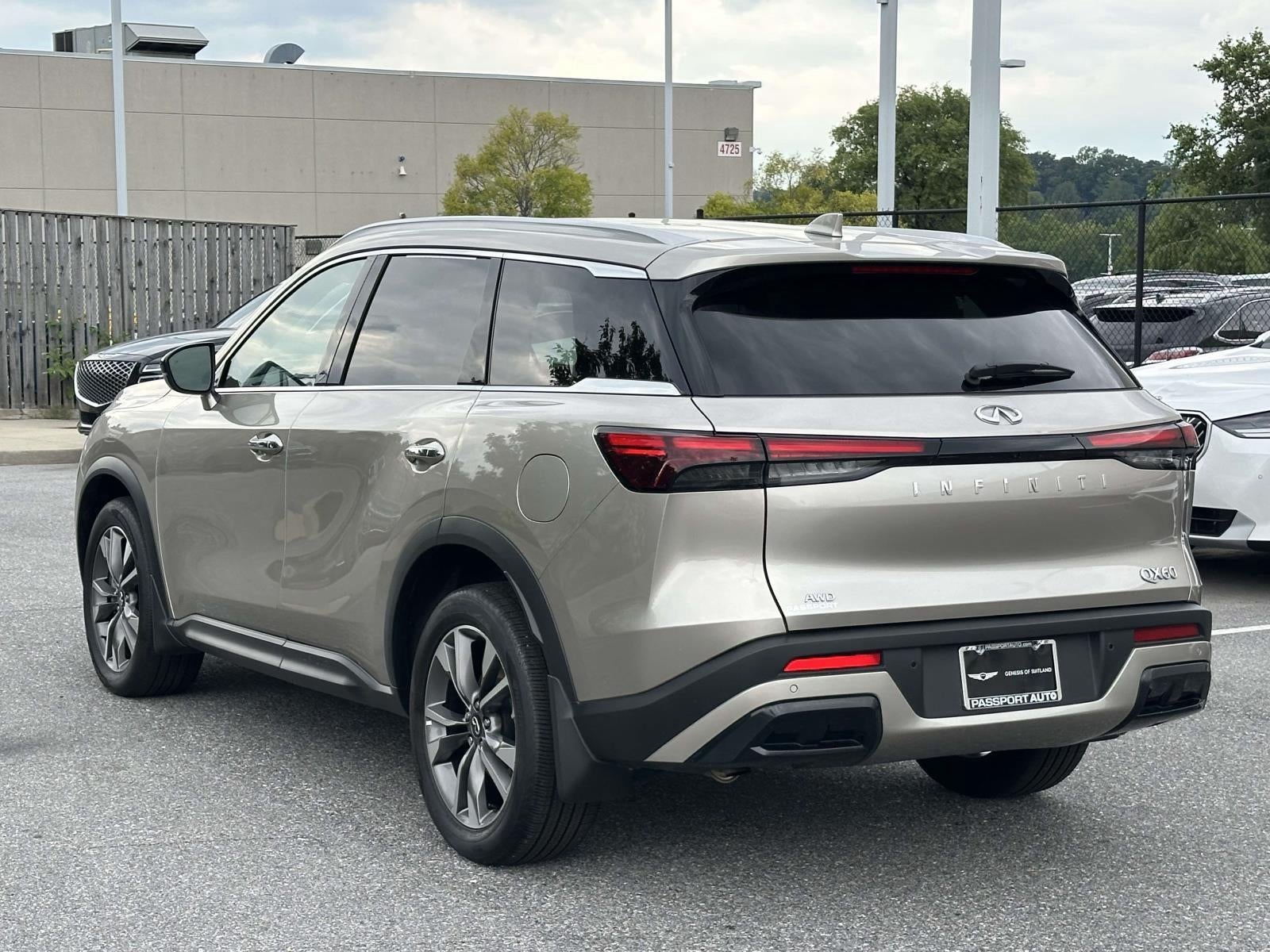 2025 INFINITI QX60 LUXE