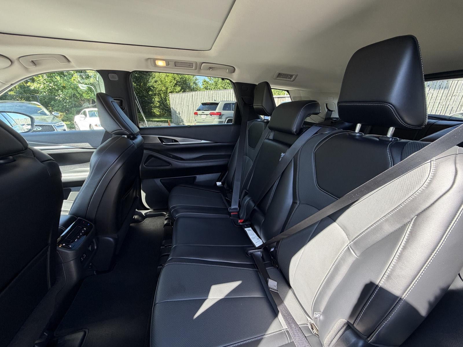 2023 INFINITI QX60 LUXE