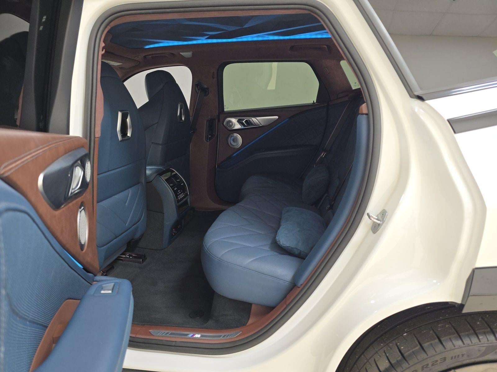 2023 BMW XM Base