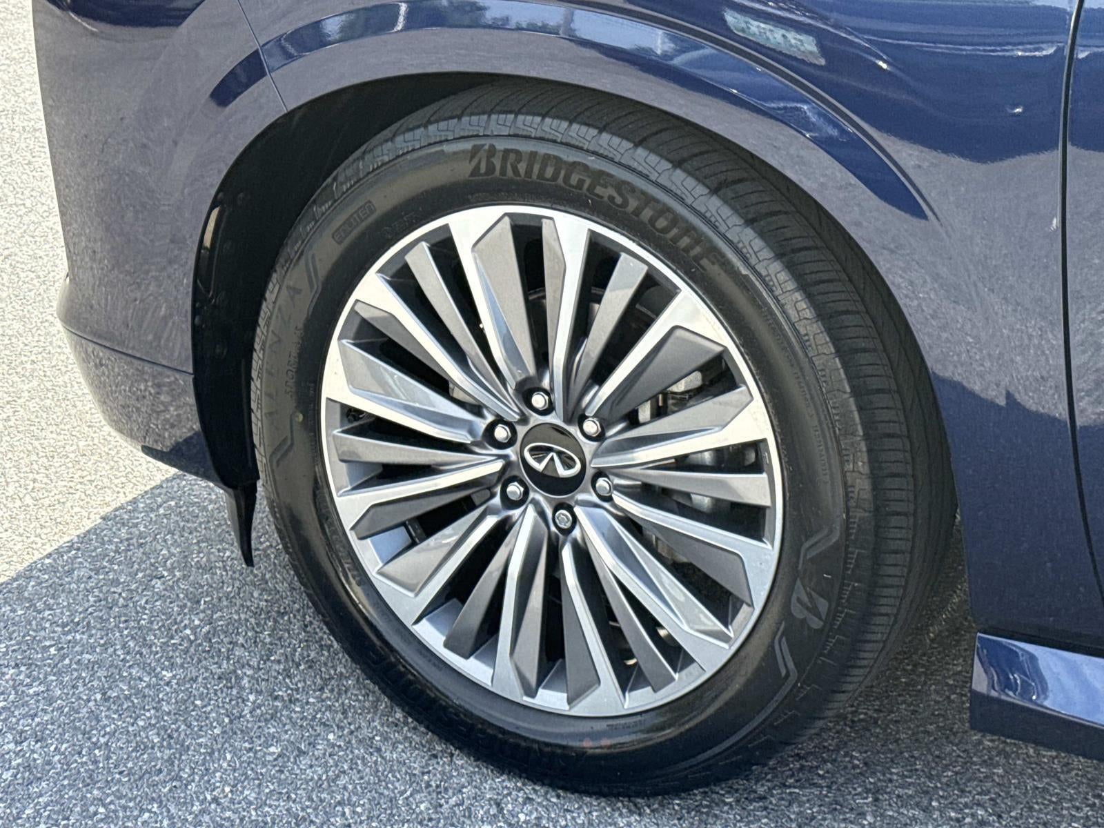 2025 INFINITI QX80 LUXE