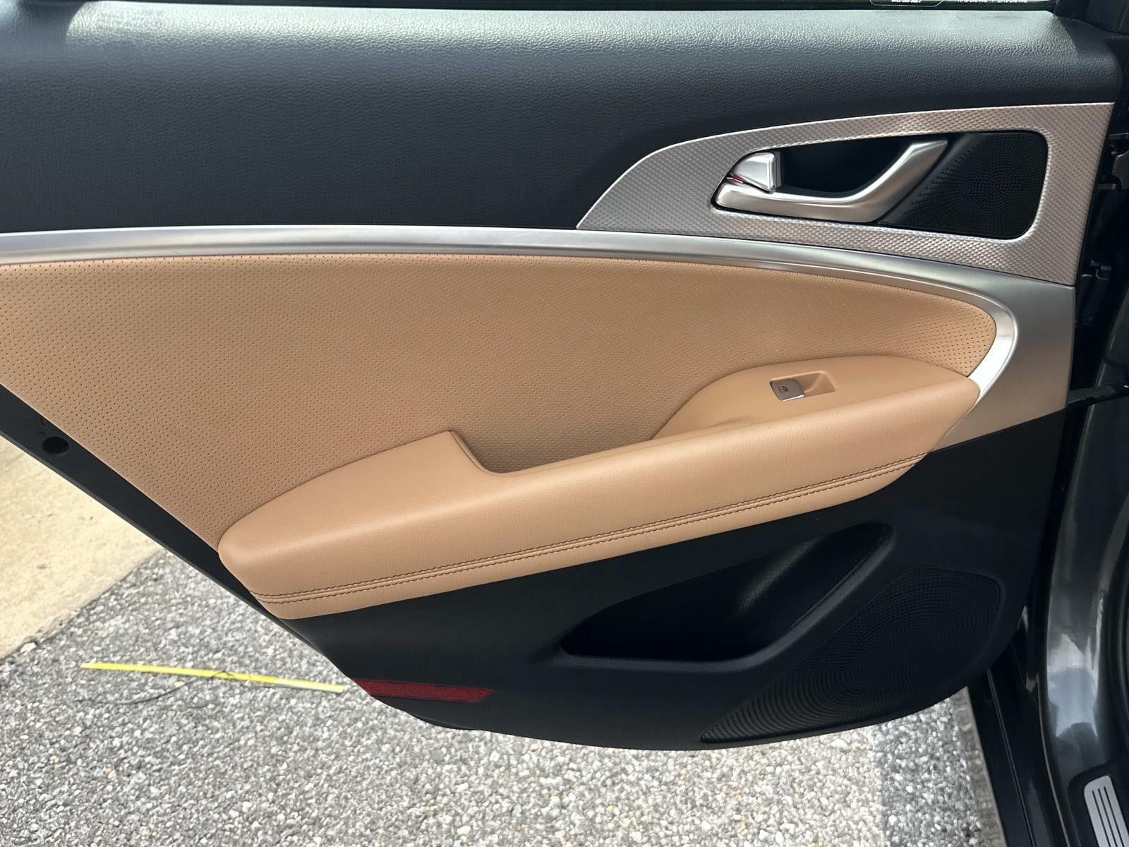 2022 Genesis G70 2.0T