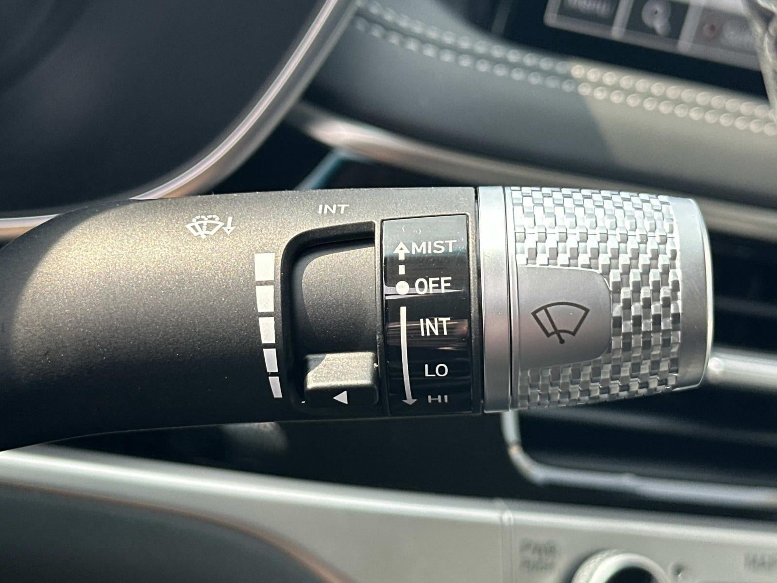 2026 GENESIS G70 Standard - Photo 23