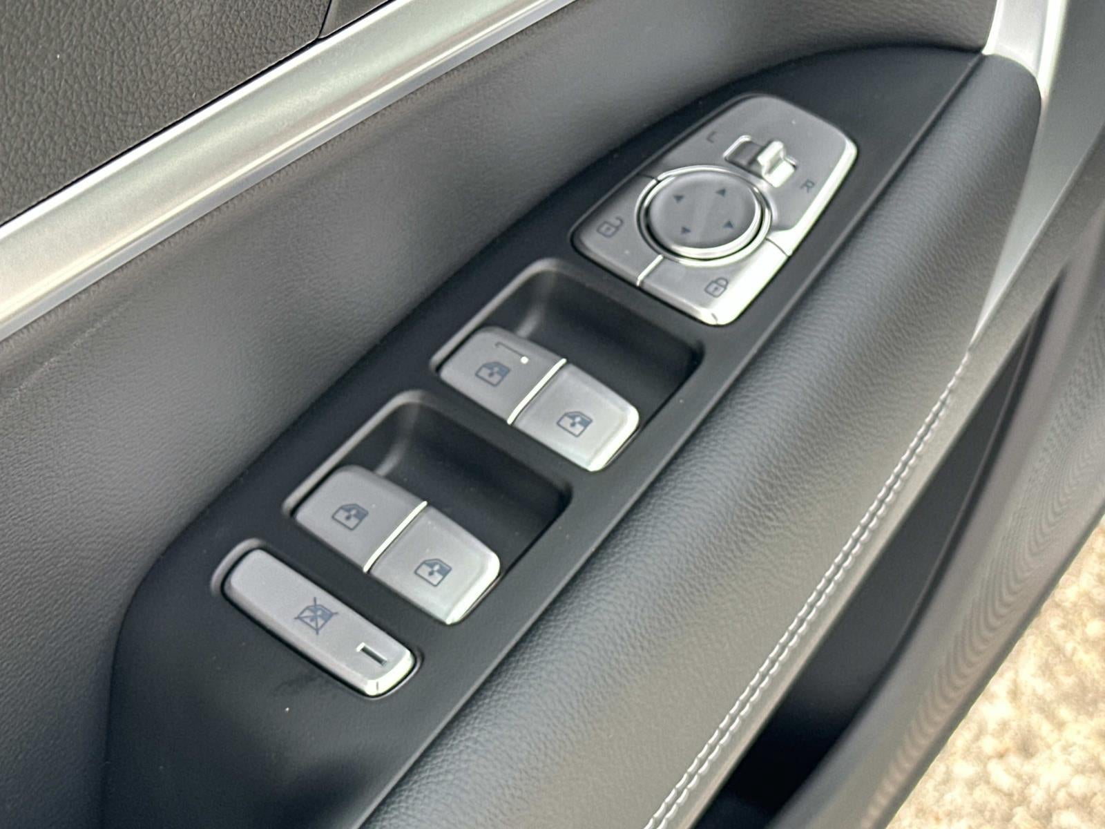 2026 GENESIS G70 Standard - Photo 27