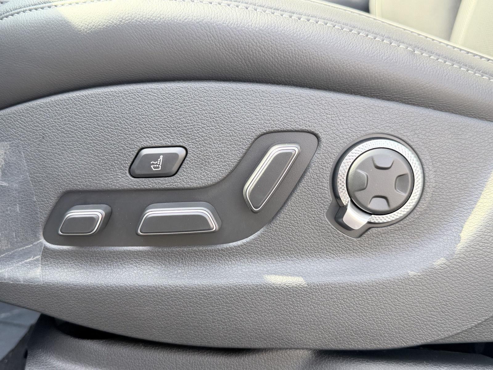 2027 Genesis GV80 2.5T Prestige