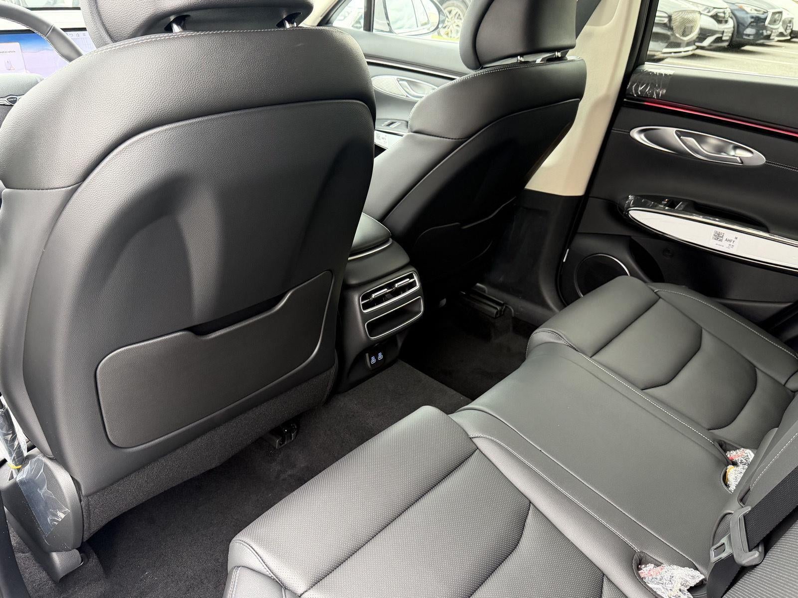 2027 Genesis GV70 2.5T
