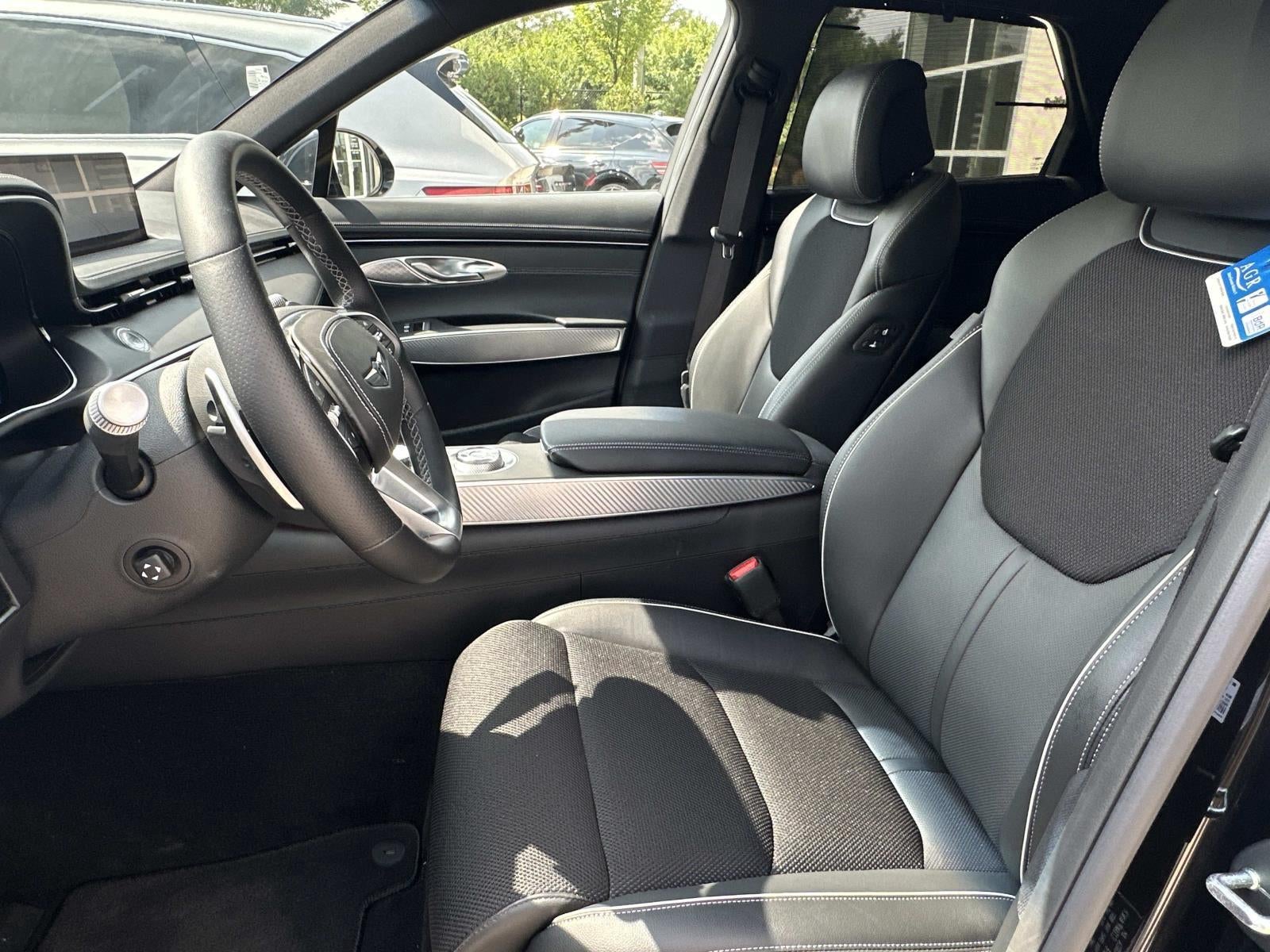 2025 Genesis GV70 2.5T