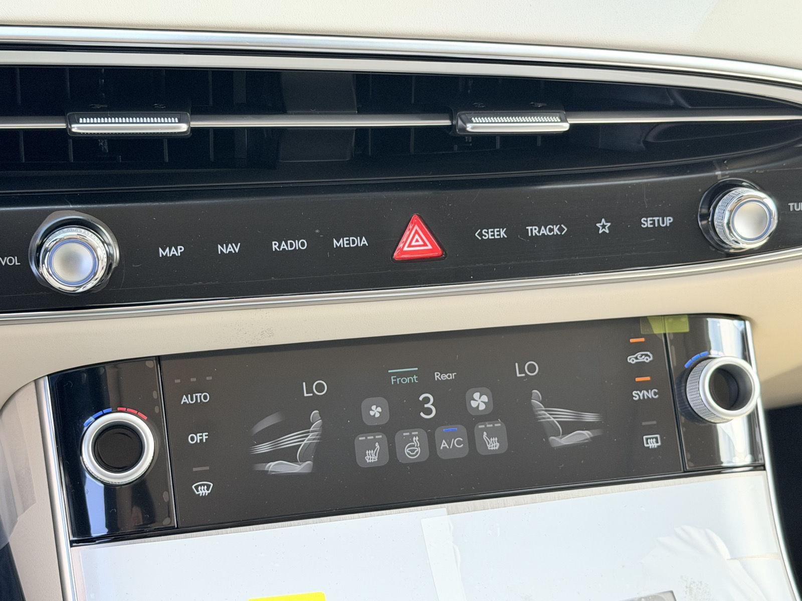 2027 Genesis GV70 2.5T Select