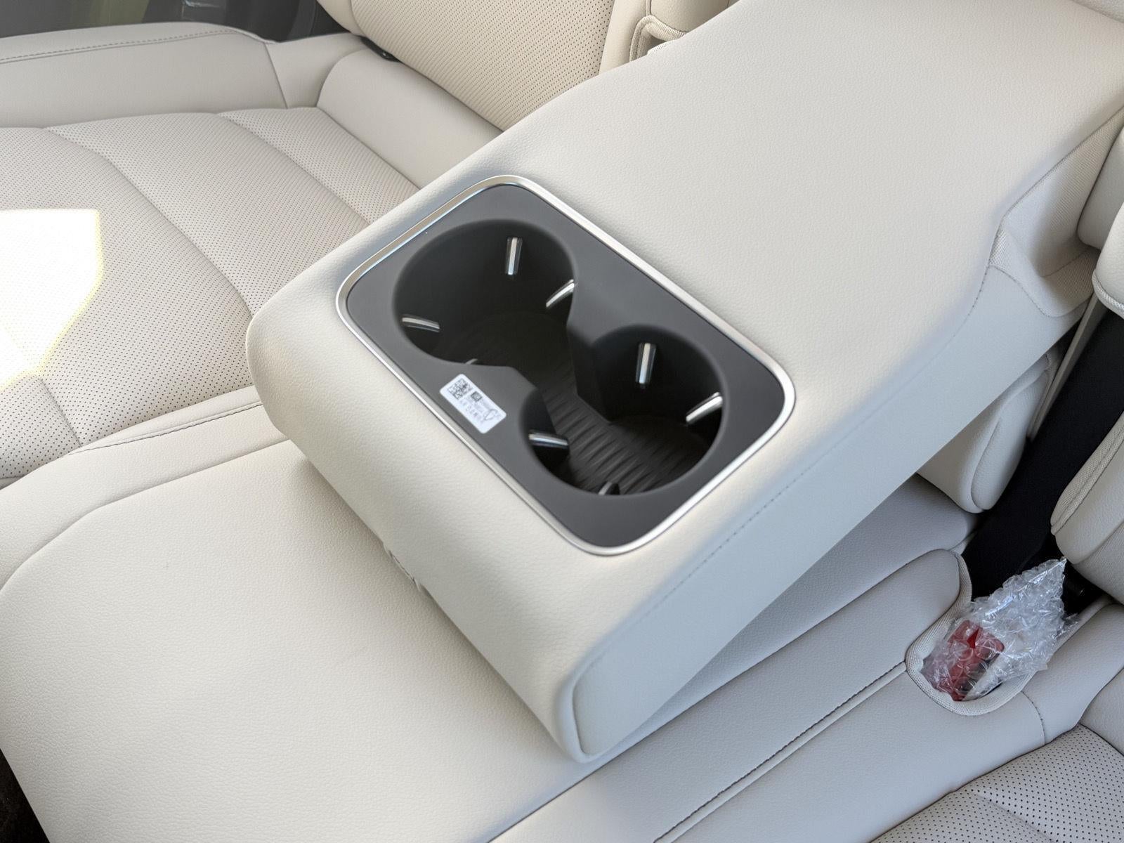 2027 Genesis GV70 2.5T Select