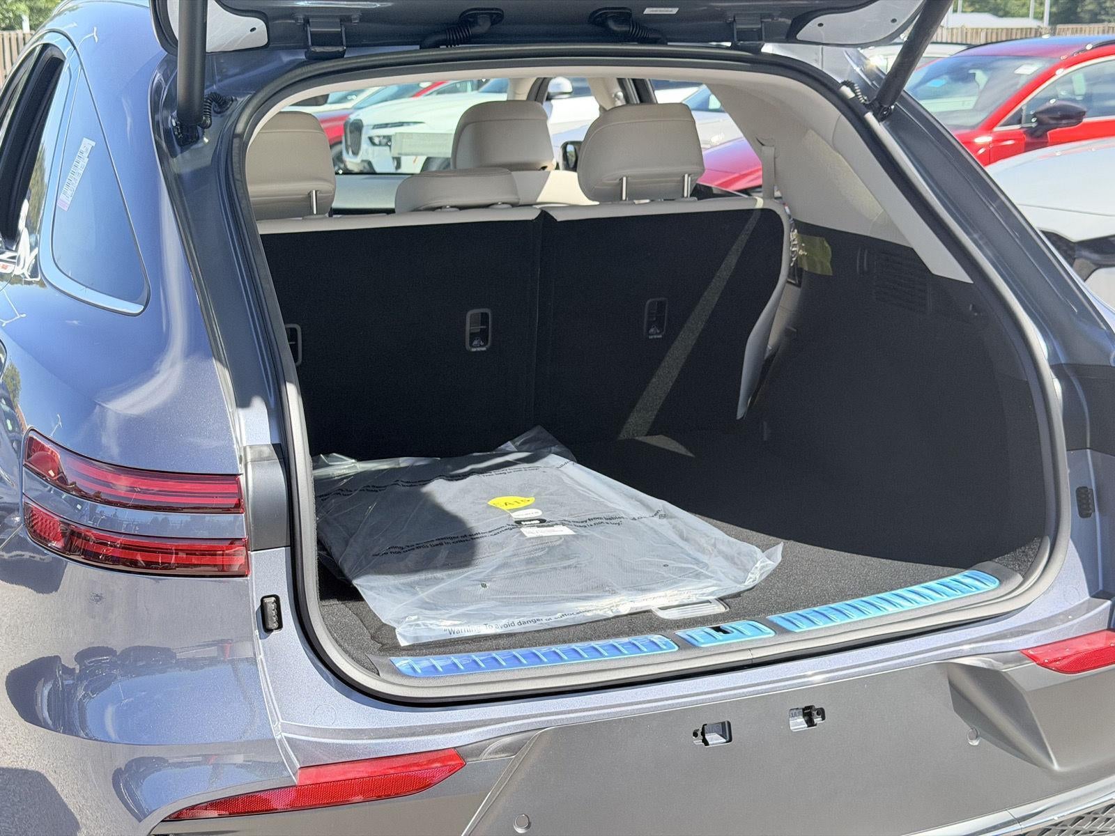2027 Genesis GV70 2.5T Select