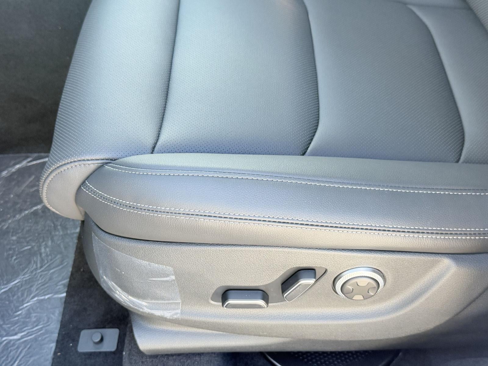 2027 Genesis GV70 2.5T Select