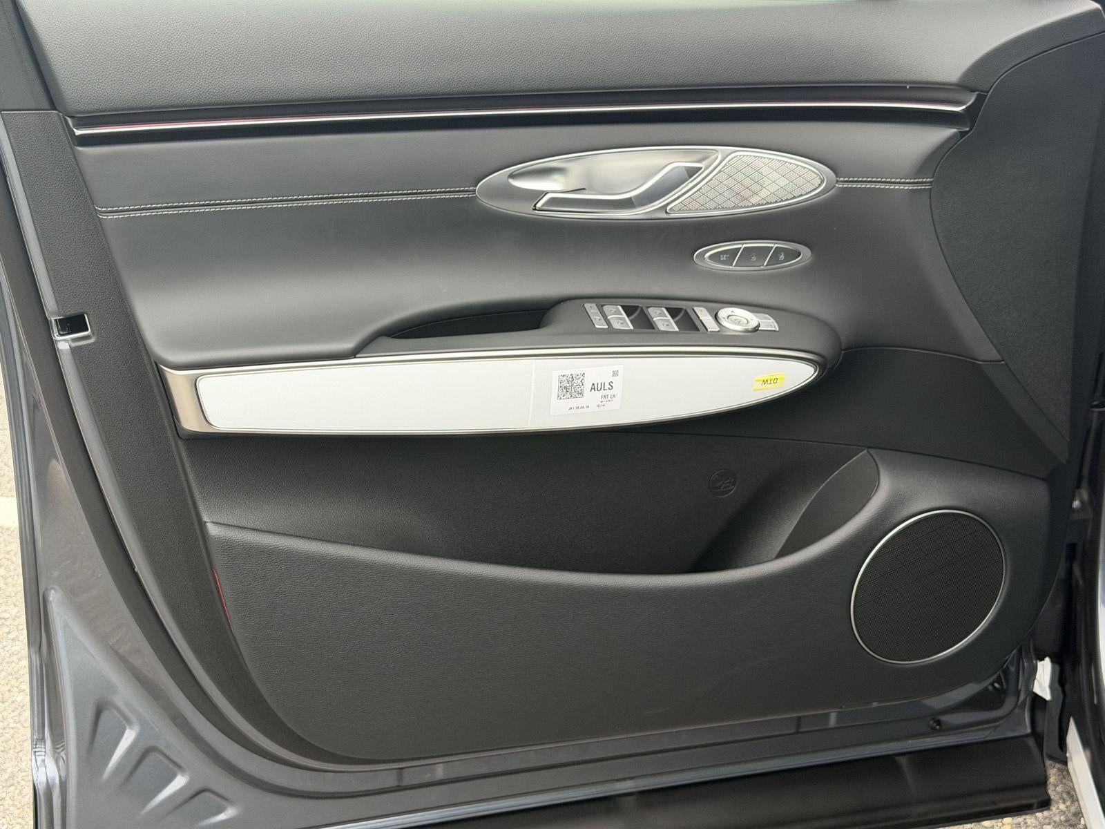 2027 Genesis GV70 2.5T Select