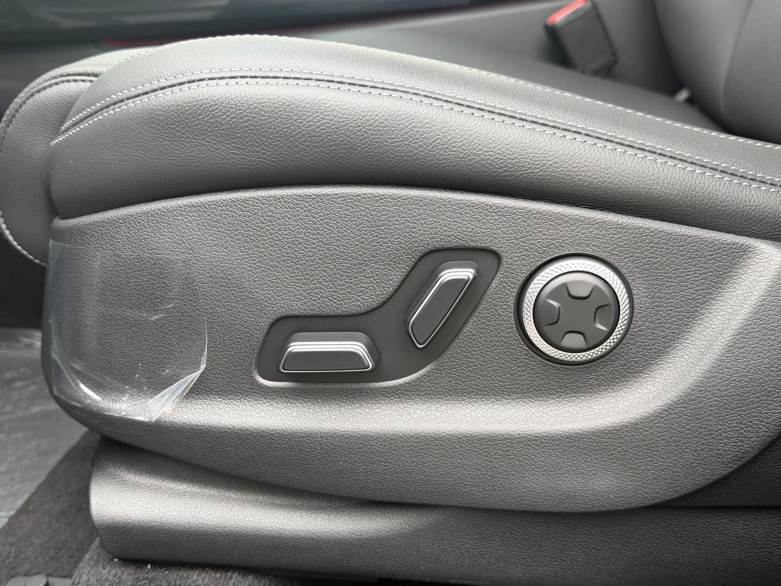 2027 Genesis GV70 2.5T Select