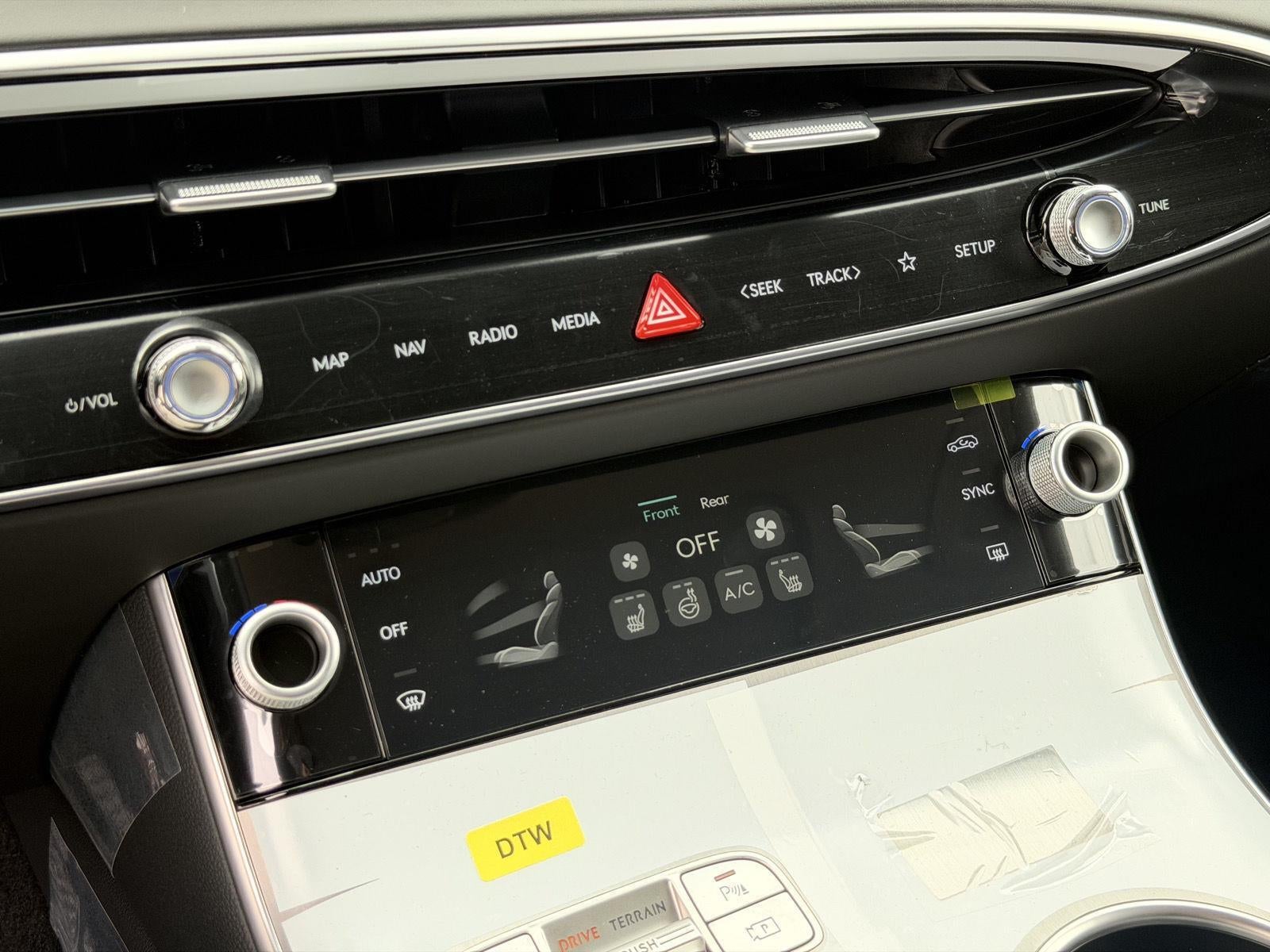 2027 Genesis GV70 2.5T Select