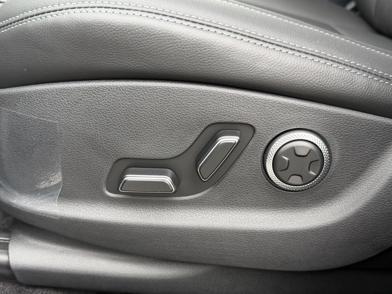 2027 Genesis GV70 2.5T Select