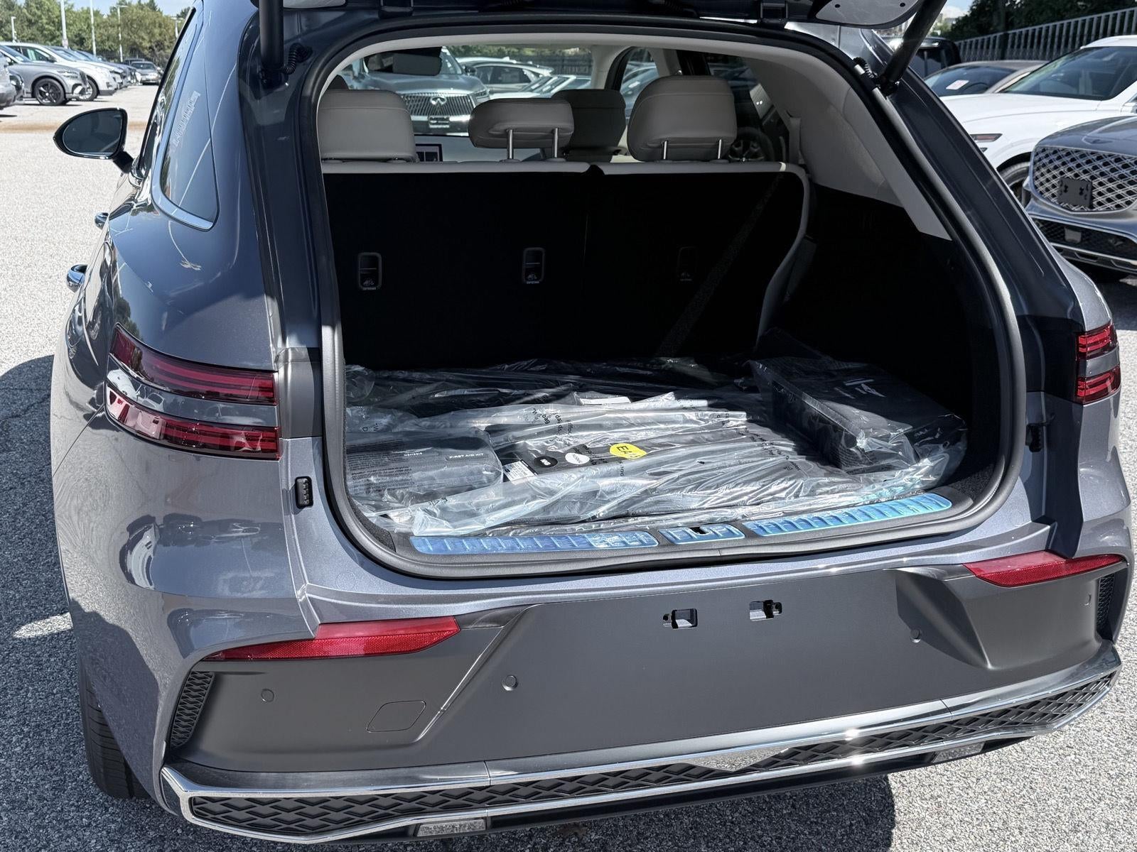 2027 Genesis GV70 2.5T Select