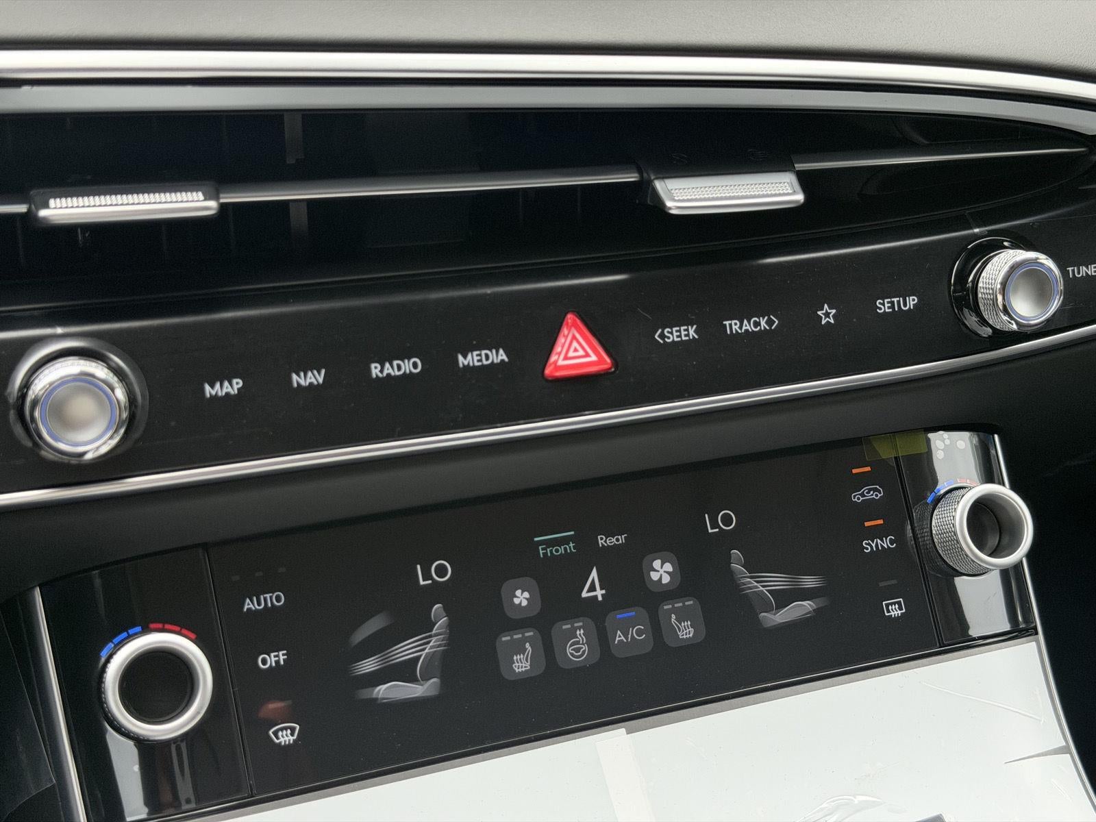 2027 Genesis GV70 2.5T Select