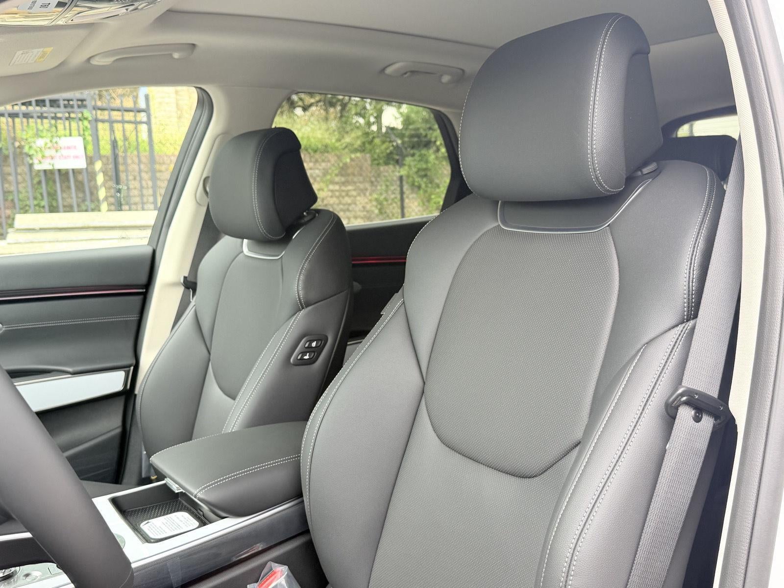 2027 Genesis GV70 2.5T Select