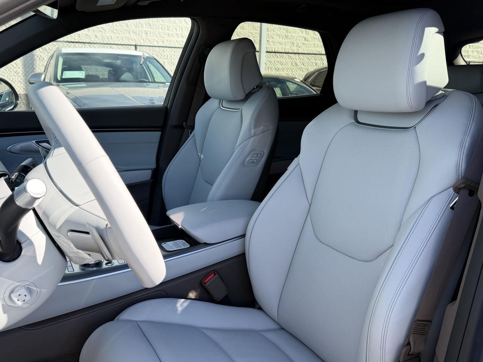 2027 Genesis GV70 2.5T Advanced