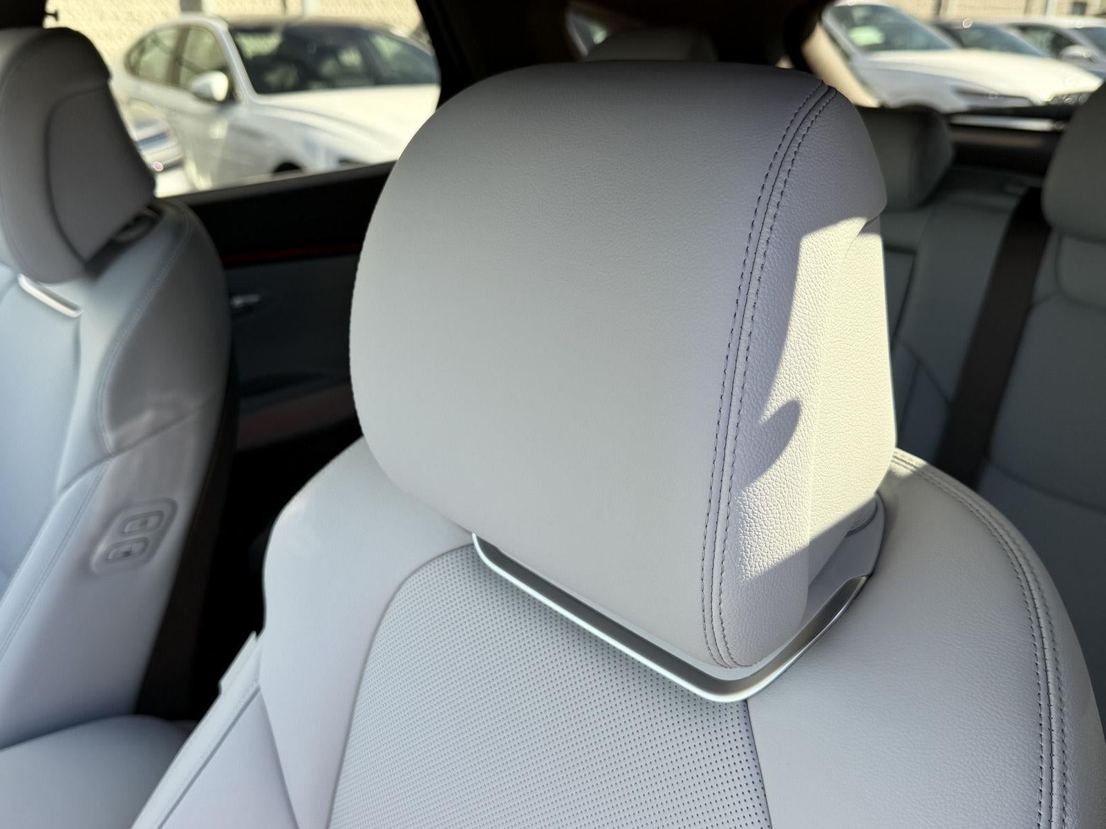 2027 Genesis GV70 2.5T Advanced