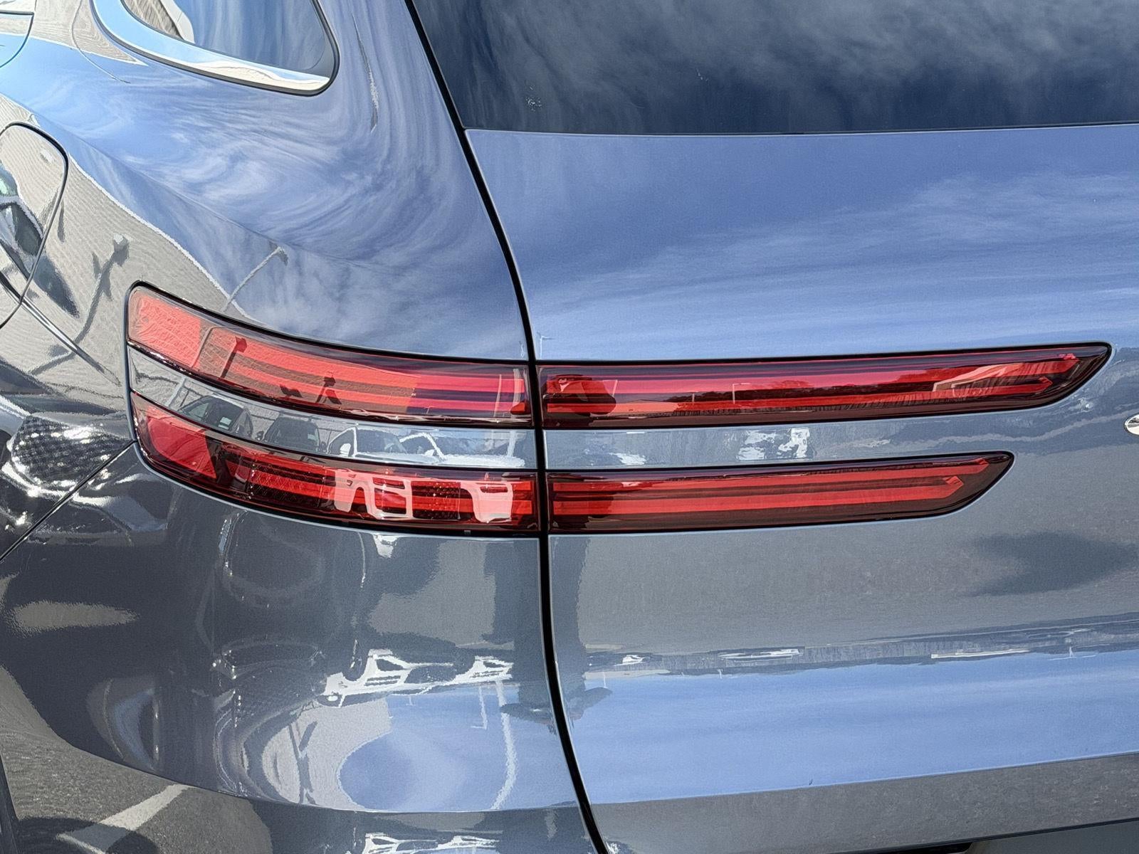 2027 Genesis GV70 2.5T Advanced