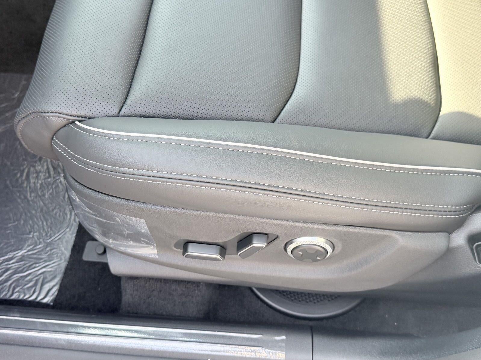 2027 Genesis GV70 2.5T Advanced