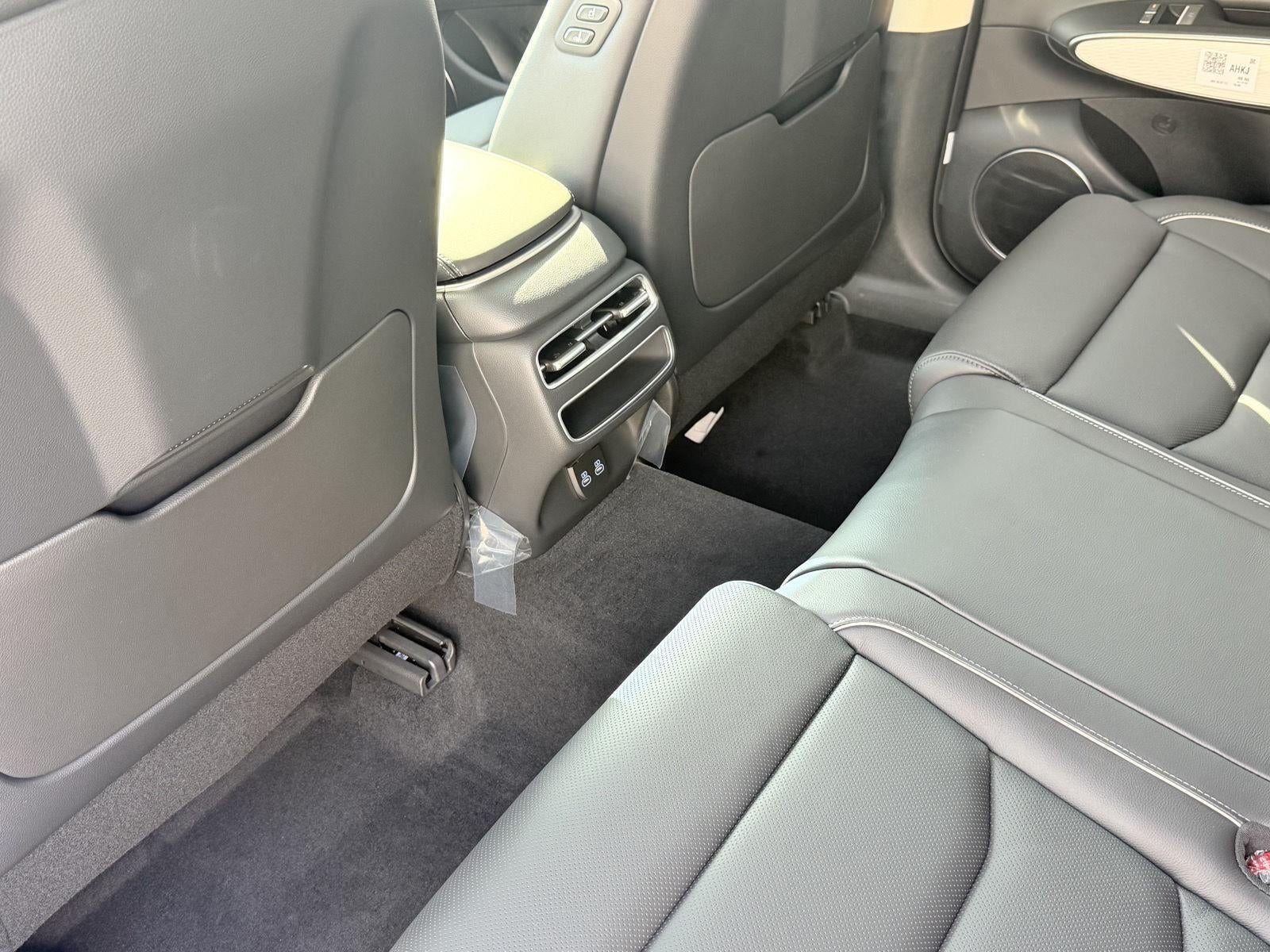 2027 Genesis GV70 2.5T Advanced